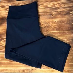 Lululemon Wunder Under High Rise Crops. 21”. Navy. Size 16.